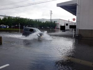 冠水路には侵入しないでください！！